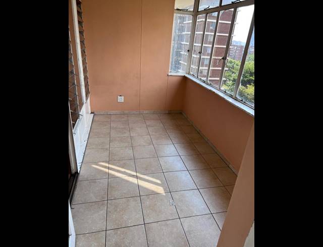 3 BEDROOM APARTMENT FOR SALE IN SUNNYSIDE